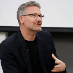 Retrato de Adam Tooze