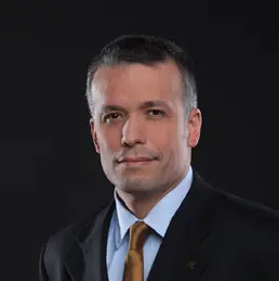 Retrato de  Óscar Landerretche