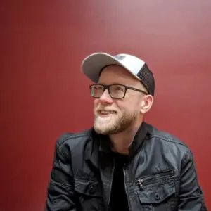 Retrato de  TJ Klune