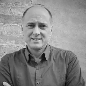 Retrato de Adrián N. Bravi