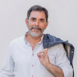 Retrato de  Víctor del Árbol