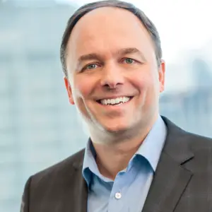 Retrato de  Vince Molinaro