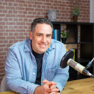 Retrato de Alex Howard