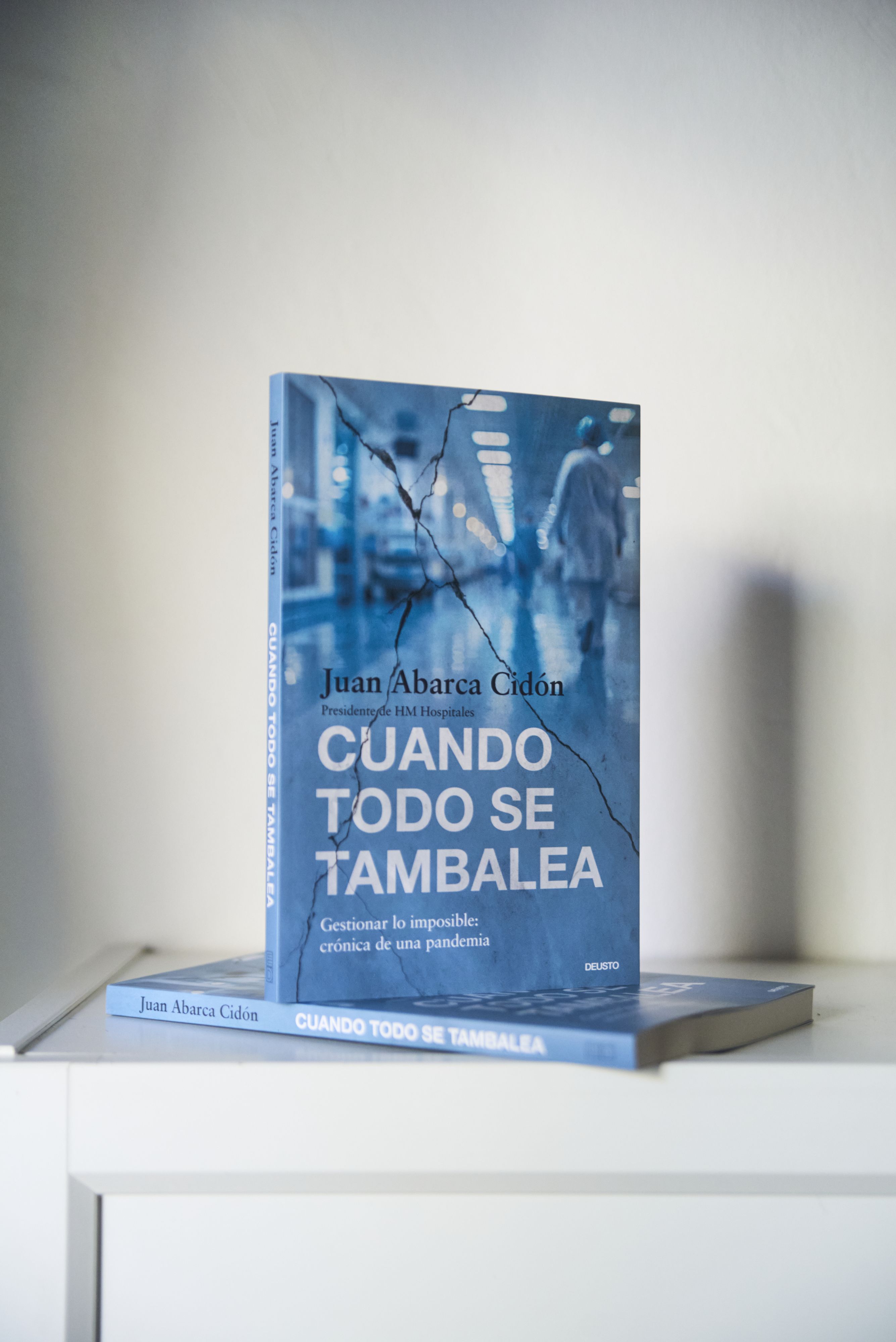 Portada Cuando todo se tambalea 1