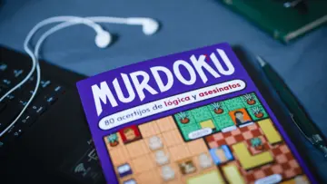 Imagen extra Murdoku: 80 acertijos de lógica y asesinatos 5