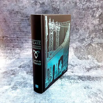 Imagen extra Ciudad de hueso. Cazadores de sombras 1. Edición especial 1